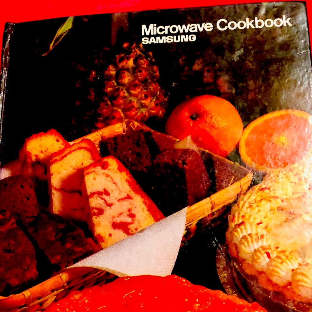 Book 📚 “Microwave Cookbook by Samsung”